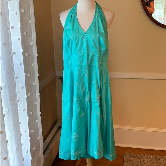 Ann Taylor Dresses & Skirts - Ann Taylor Size 6 Halter Dress in EUC Mint